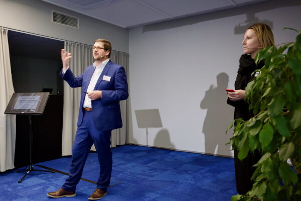 4n9a2699_54493350621_l